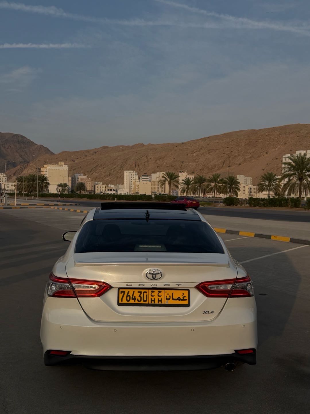Car Image 2018 TOYOTA CAMRY XLE