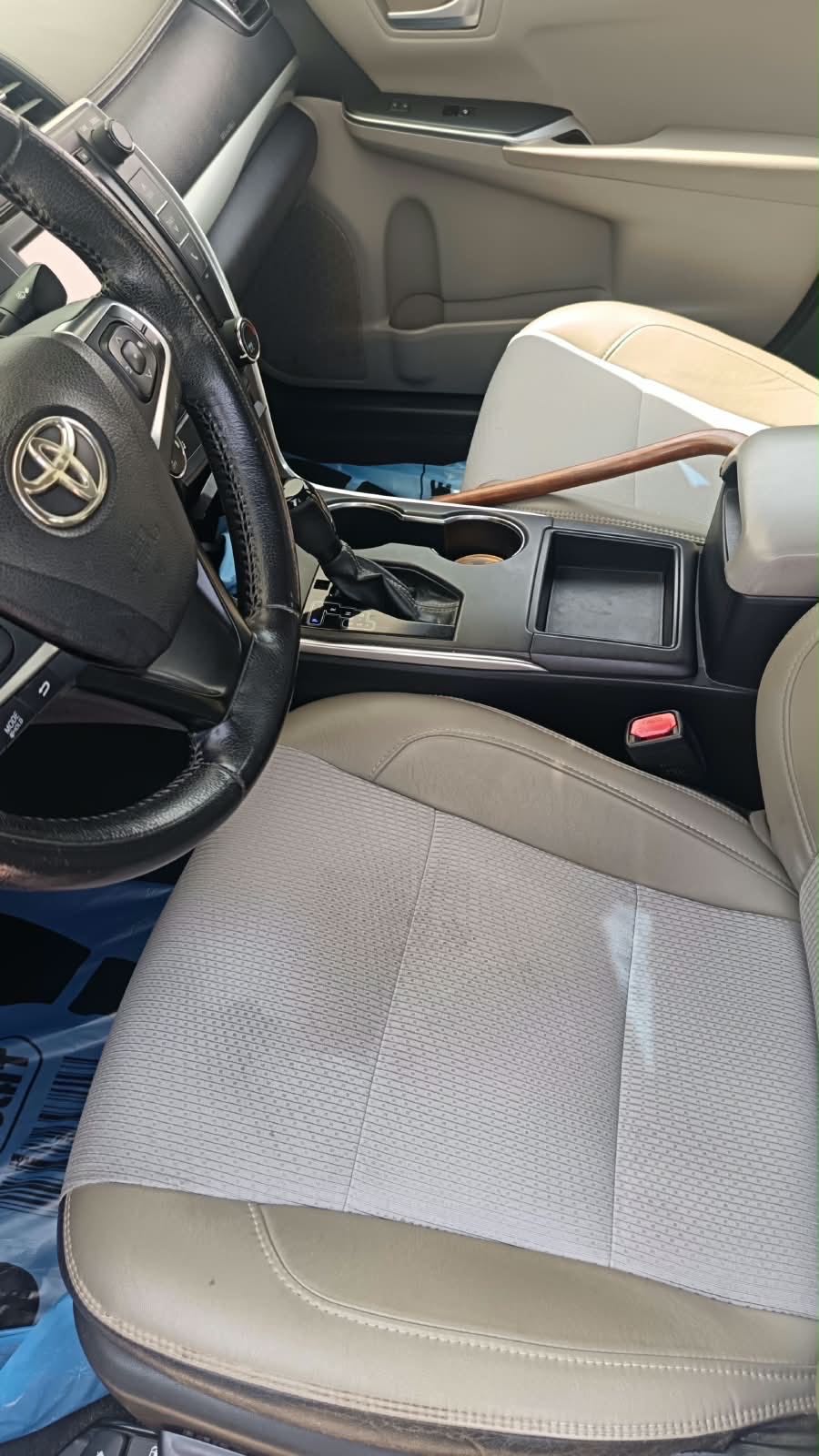 Car Image 2016 TOYOTA CAMRY SE