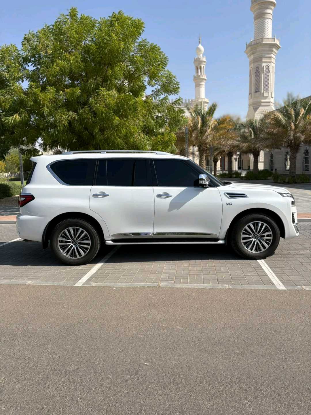 Car Image 2021 NISSAN PATROL Platinum