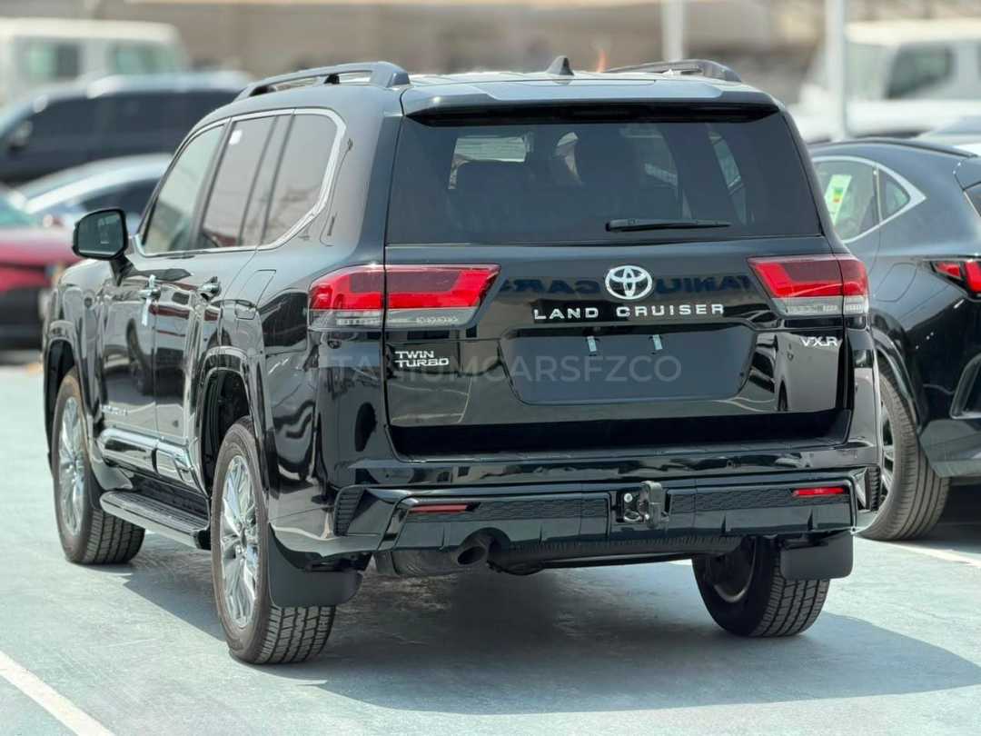 Car Image 2026 TOYOTA LAND CRUISER VX.R