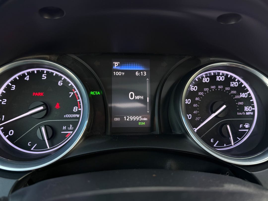 Car Image 2019 TOYOTA CAMRY SE