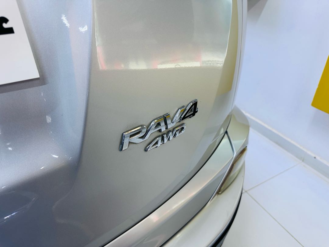 Car Image 2016 TOYOTA RAV4 