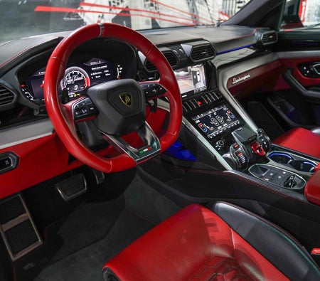 LAMBORGHINI URUS 2021