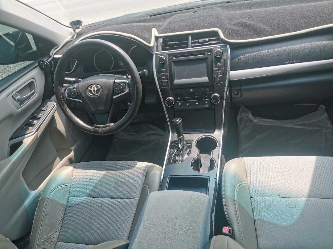 Car Image 2017 TOYOTA CAMRY SE