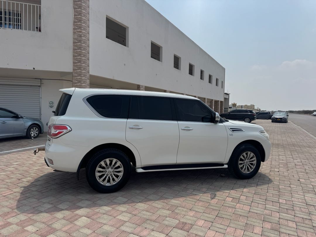 Car Image 2014 NISSAN PATROL SE