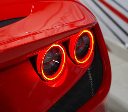 FERRARI F8 2021