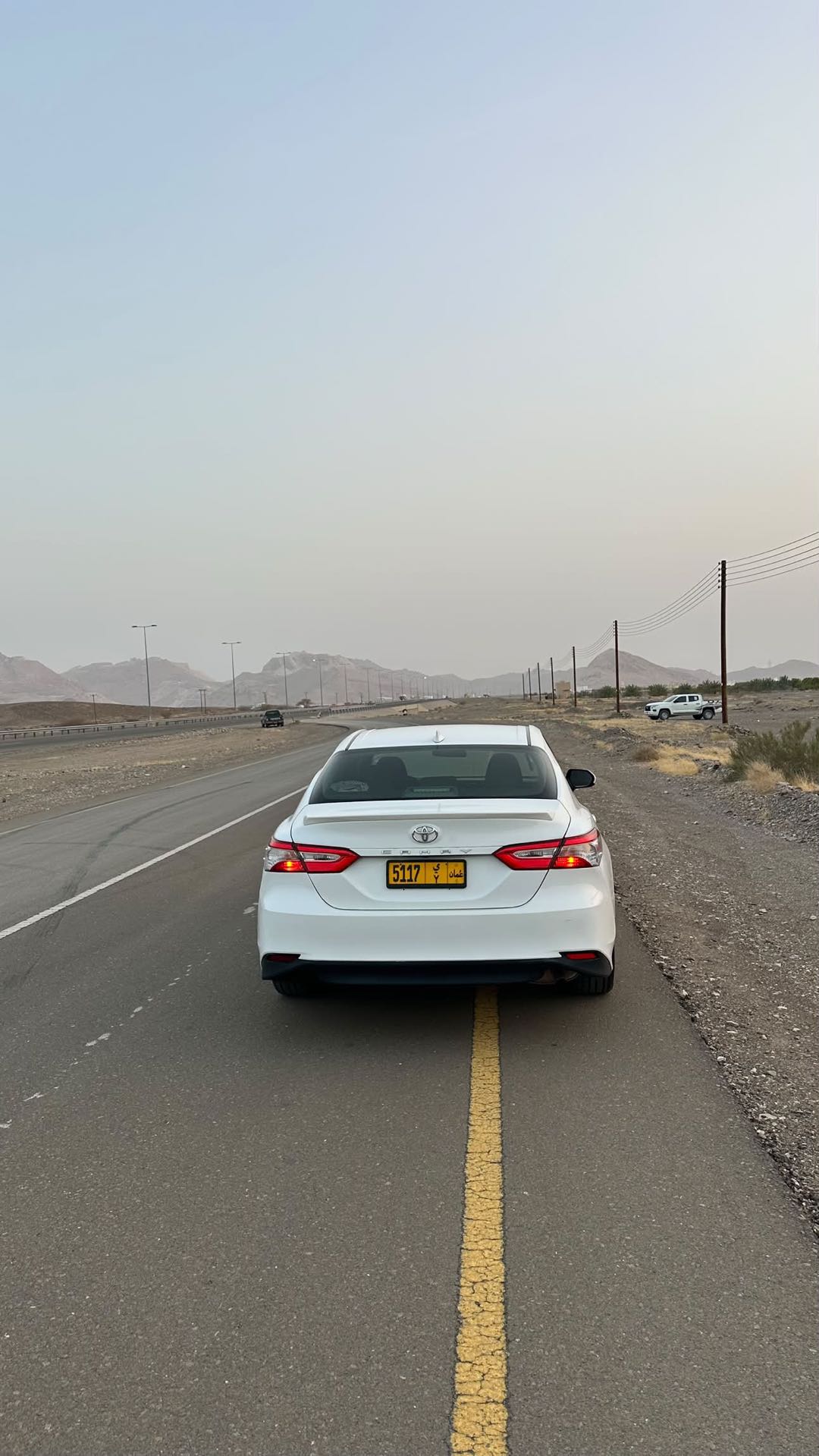 Car Image 2019 TOYOTA CAMRY LE