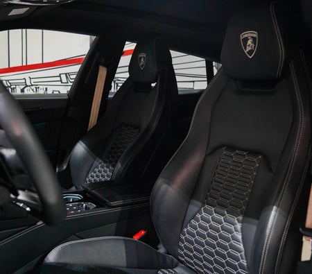 LAMBORGHINI URUS 2022