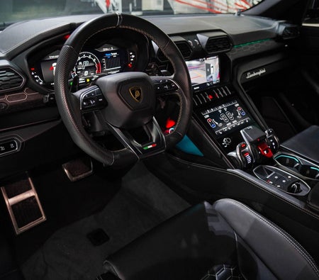 LAMBORGHINI URUS 2022