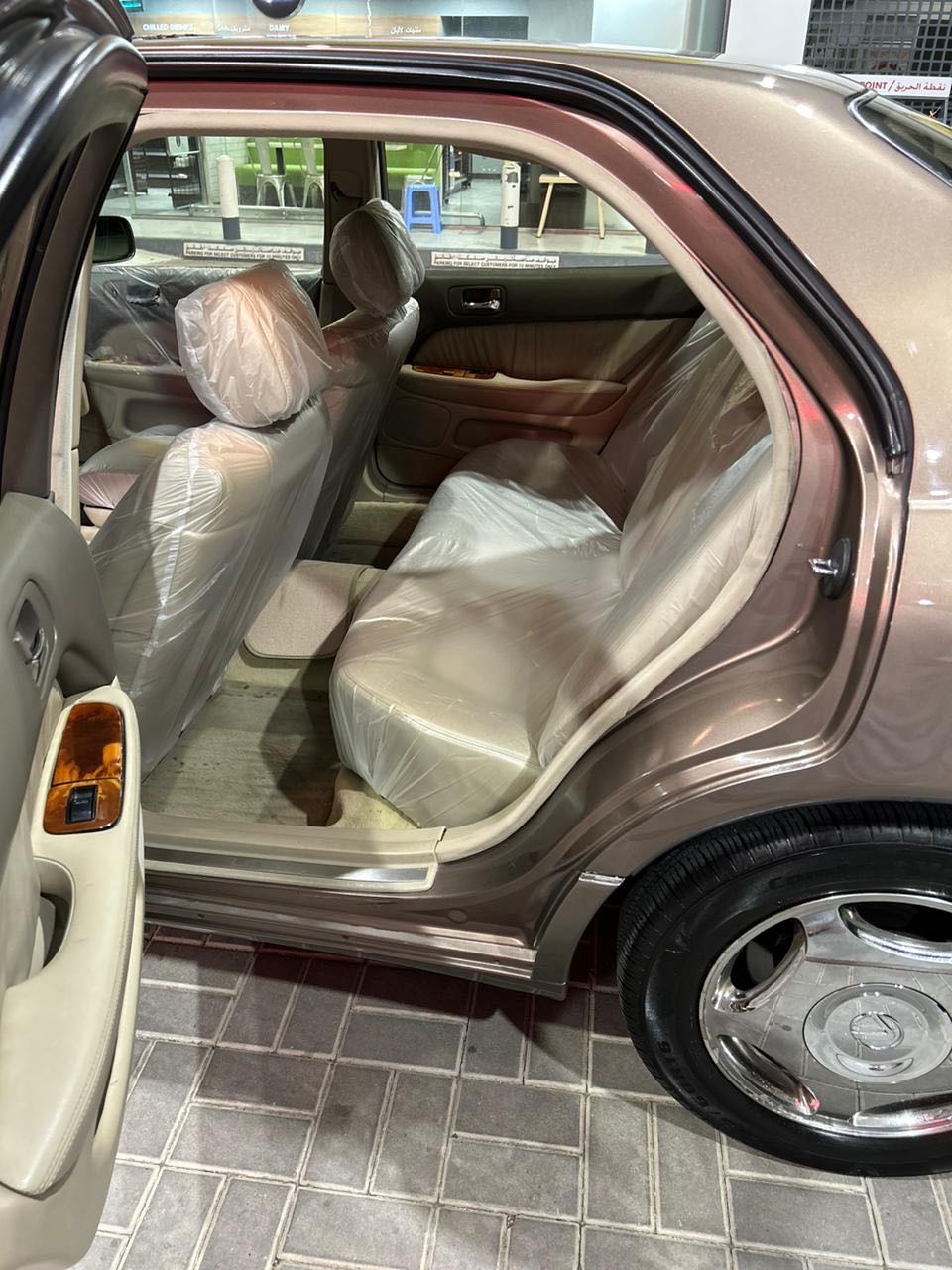 Car Image 1998 LEXUS LS 400