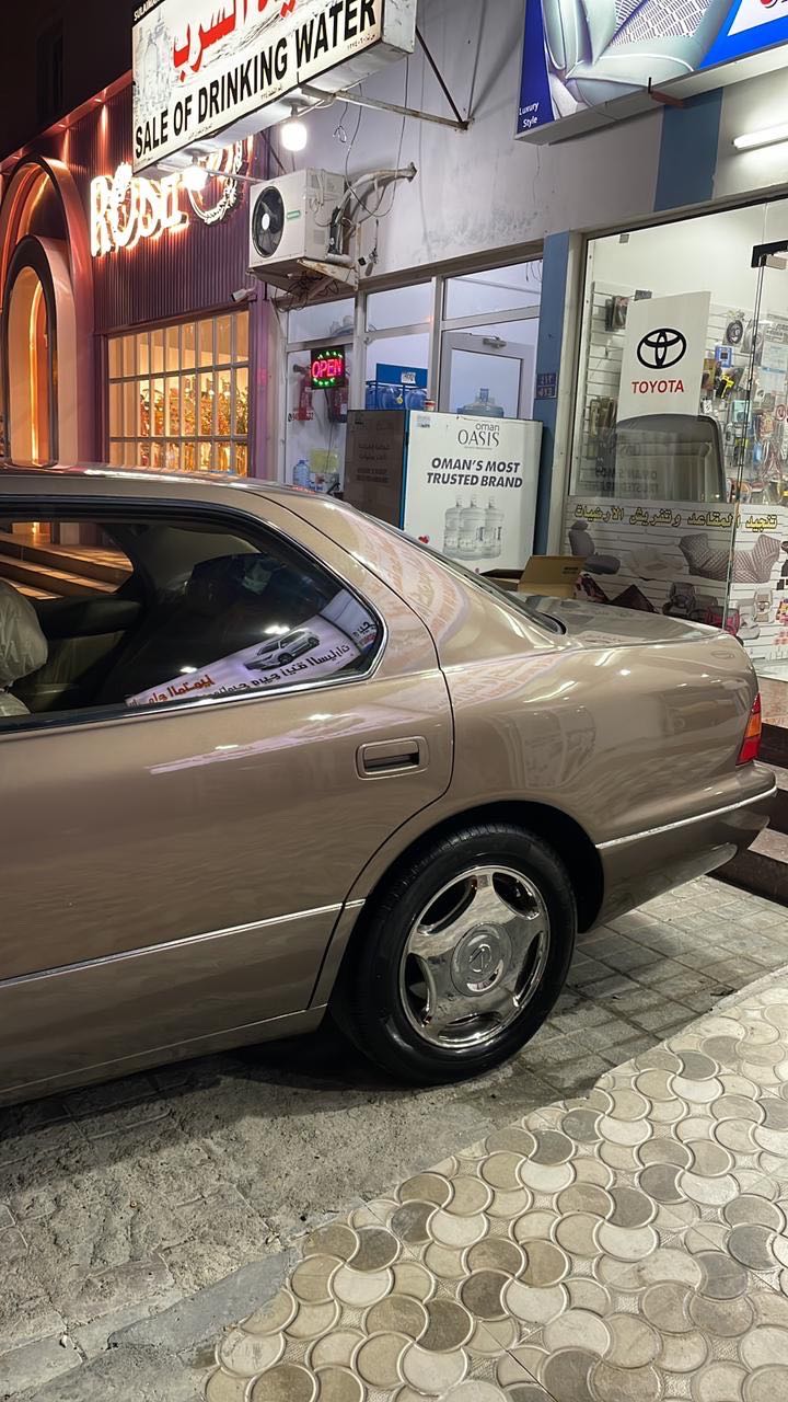Car Image 1998 LEXUS LS 400