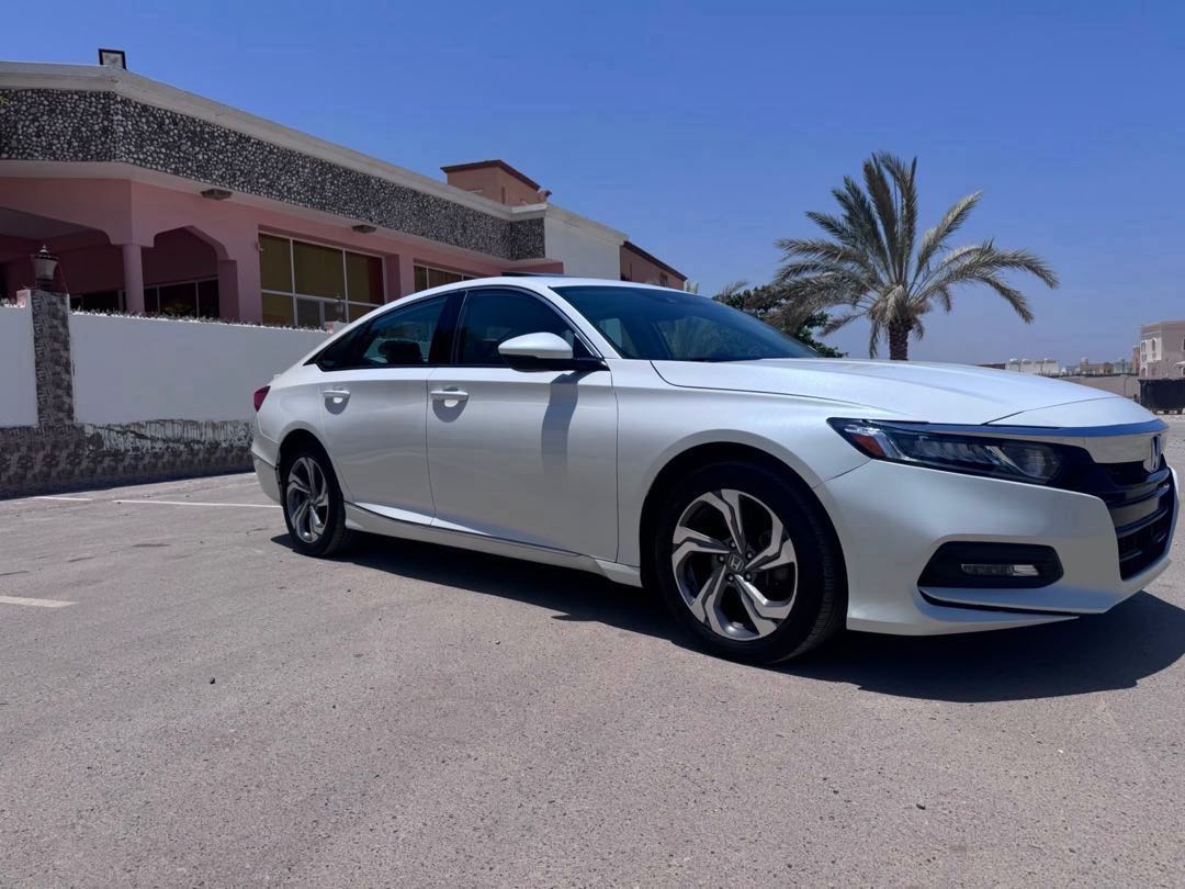 Car Image 2018 HONDA ACCORD EXL