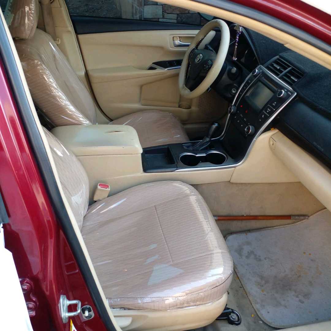 Car Image 2017 TOYOTA CAMRY LE
