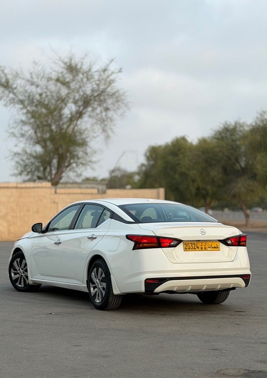 Car Image 2019 NISSAN ALTIMA S