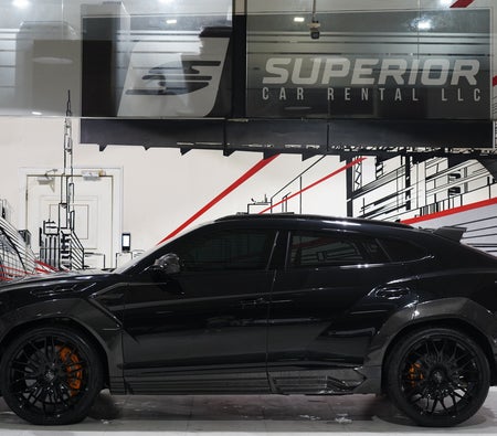 LAMBORGHINI URUS 2024