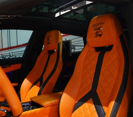 LAMBORGHINI URUS 2024
