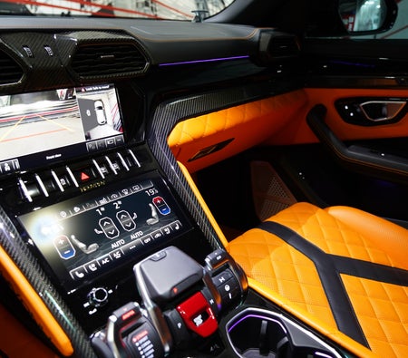 LAMBORGHINI URUS 2024