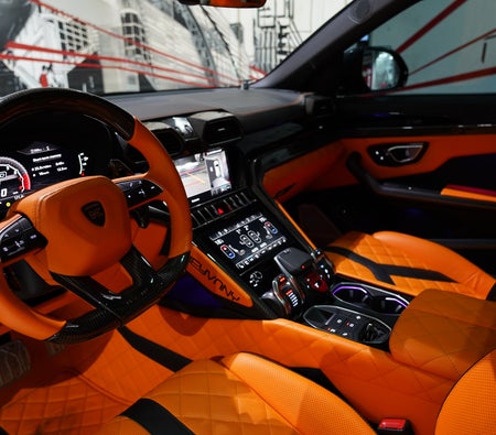 LAMBORGHINI URUS 2024