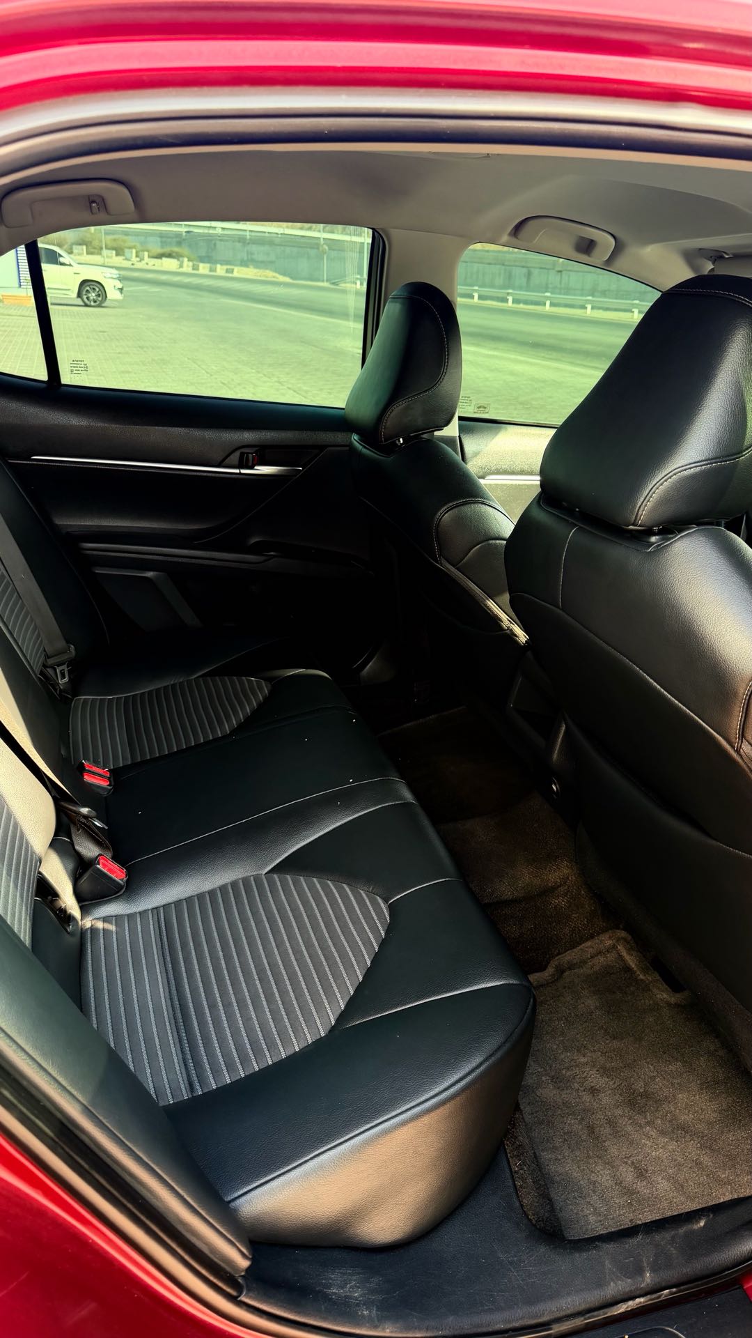 Car Image 2018 TOYOTA CAMRY SE