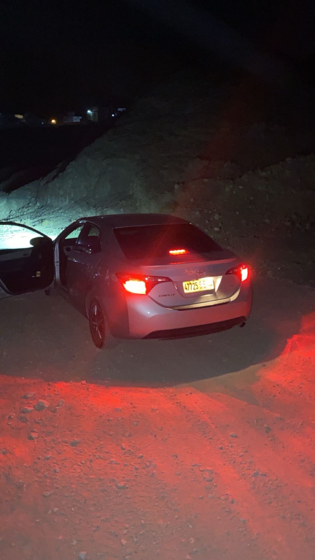 Car Image 2018 TOYOTA COROLLA LE