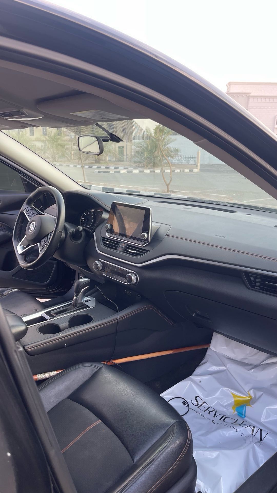 Car Image 2019 NISSAN ALTIMA SR