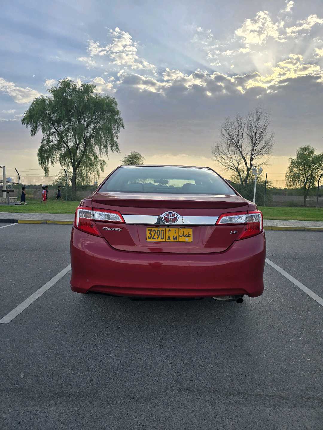 Car Image 2014 TOYOTA CAMRY LE