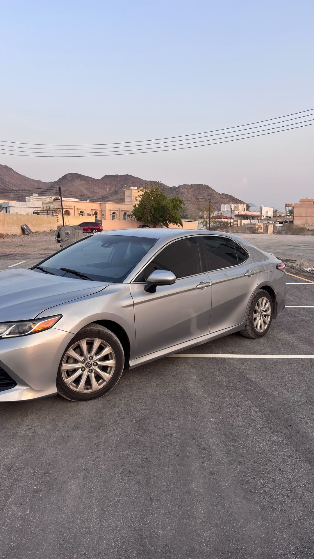Car Image 2019 TOYOTA CAMRY LE