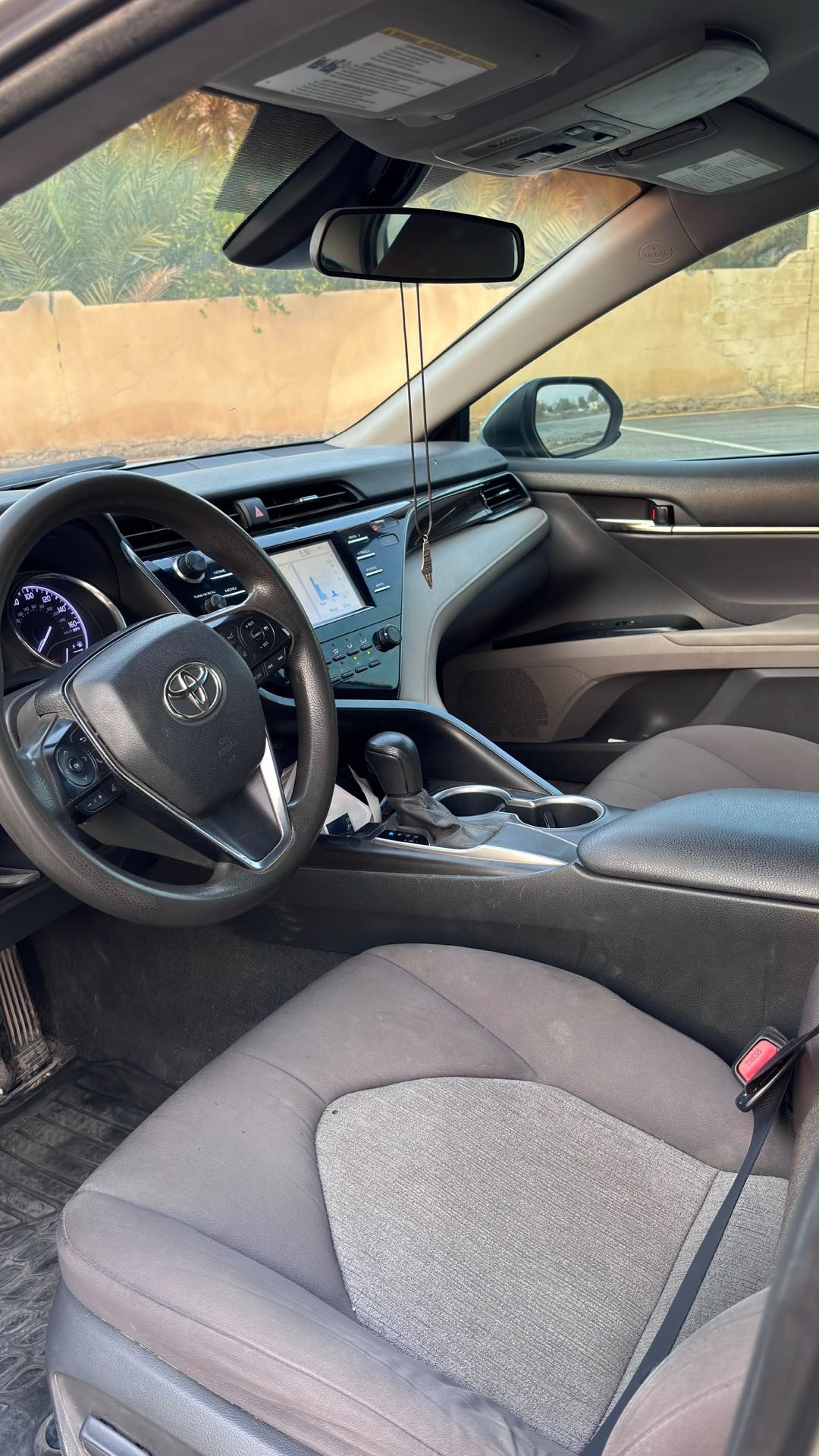 Car Image 2019 TOYOTA CAMRY LE