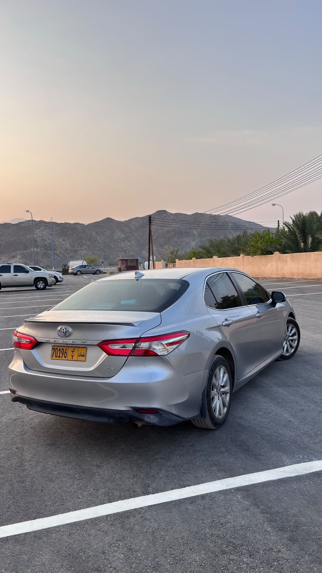 Car Image 2019 TOYOTA CAMRY LE