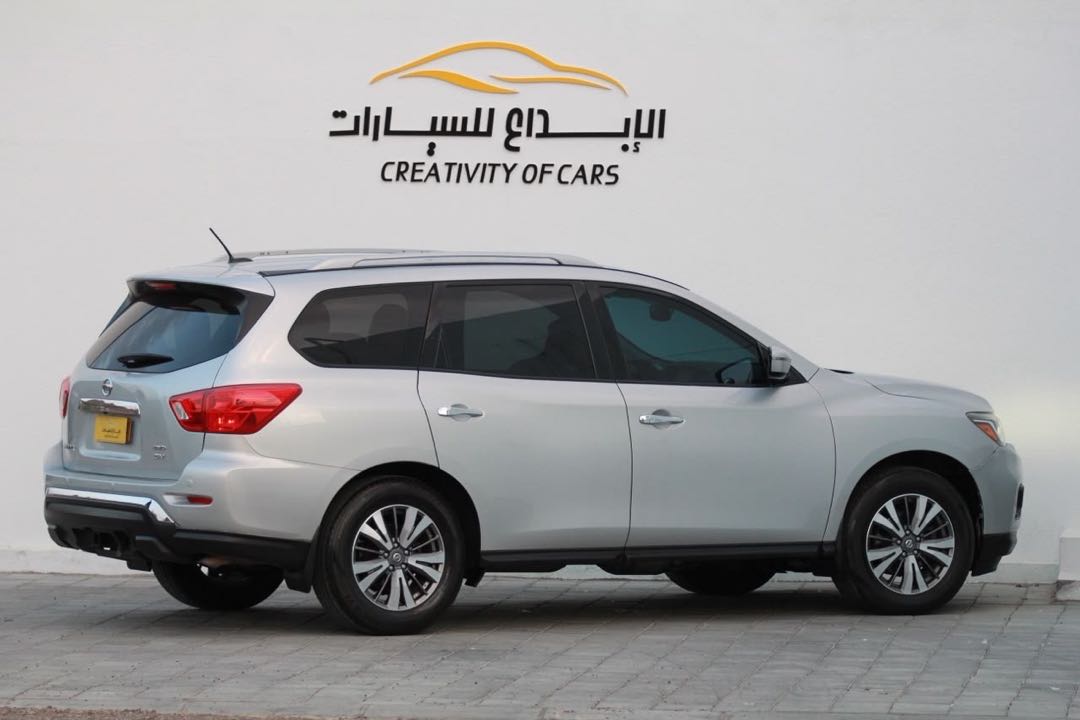 Car Image 2017 NISSAN PATHFINDER SV