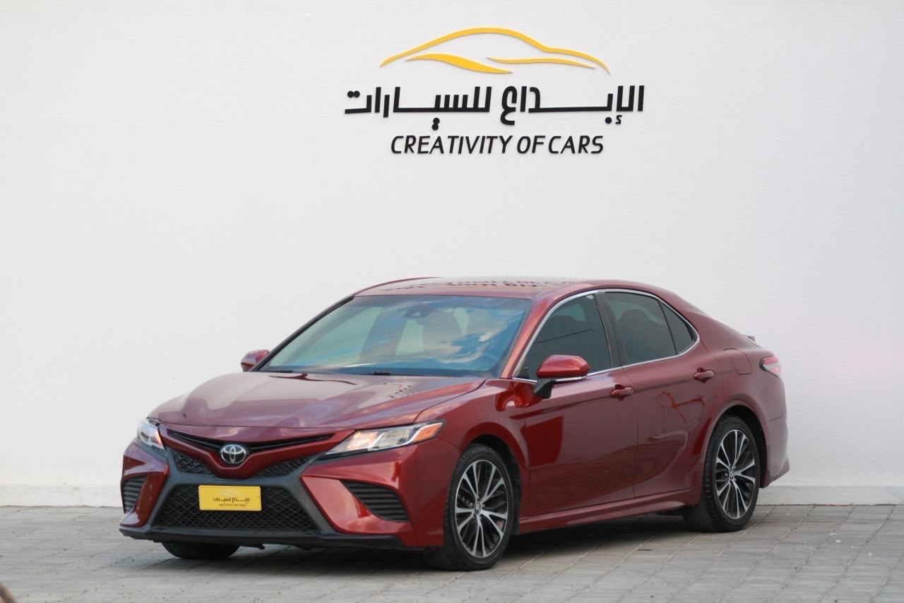 Car Image 2018 TOYOTA CAMRY SE