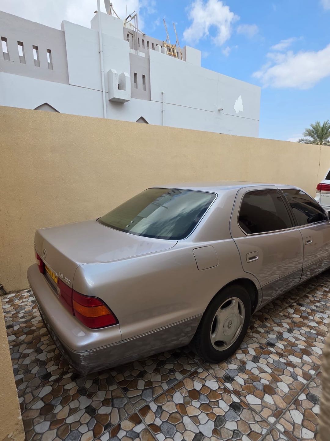 Car Image 1998 LEXUS LS 400