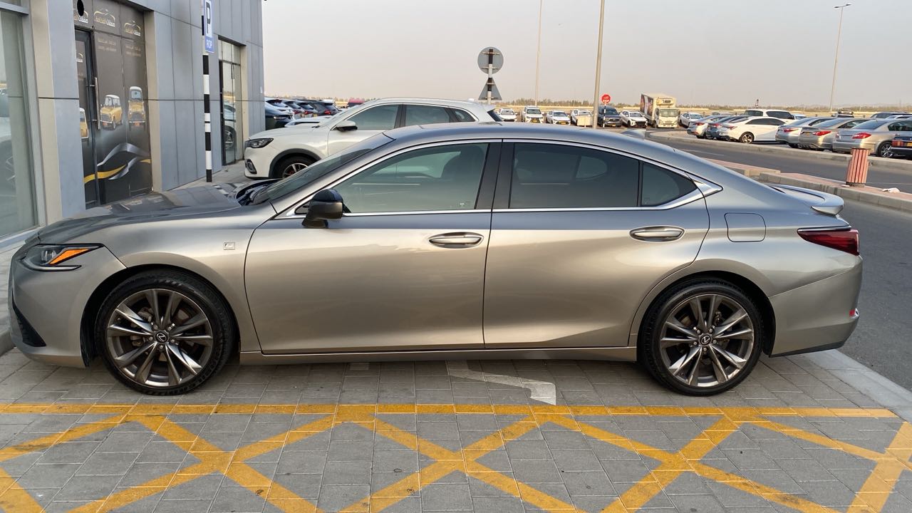 Car Image 2020 LEXUS ES F350