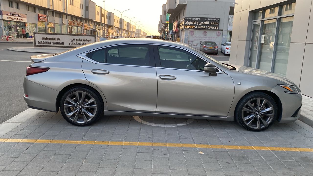 Car Image 2020 LEXUS ES F350