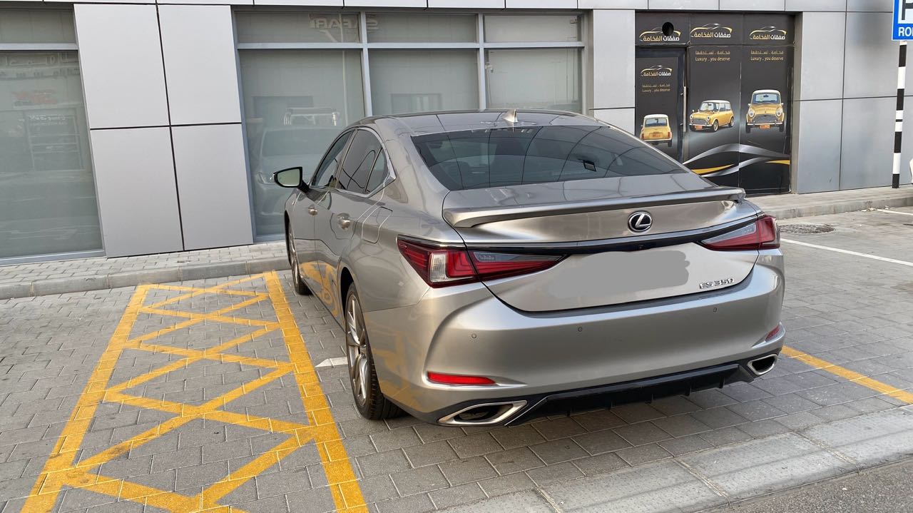 Car Image 2020 LEXUS ES F350