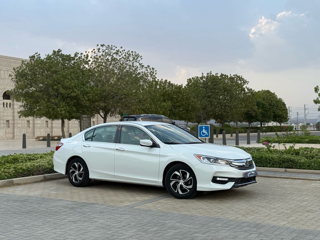 Car Image 2017 HONDA ACCORD EXL
