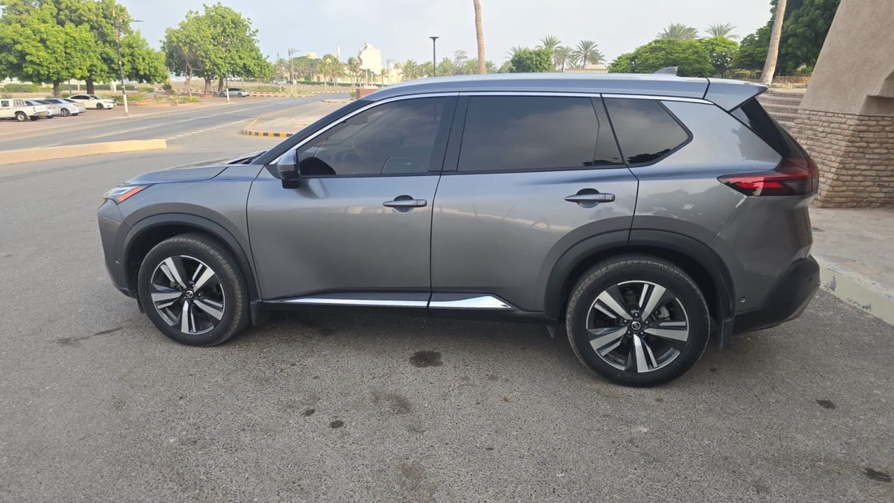 Car Image 2021 NISSAN ROGUE Platinum