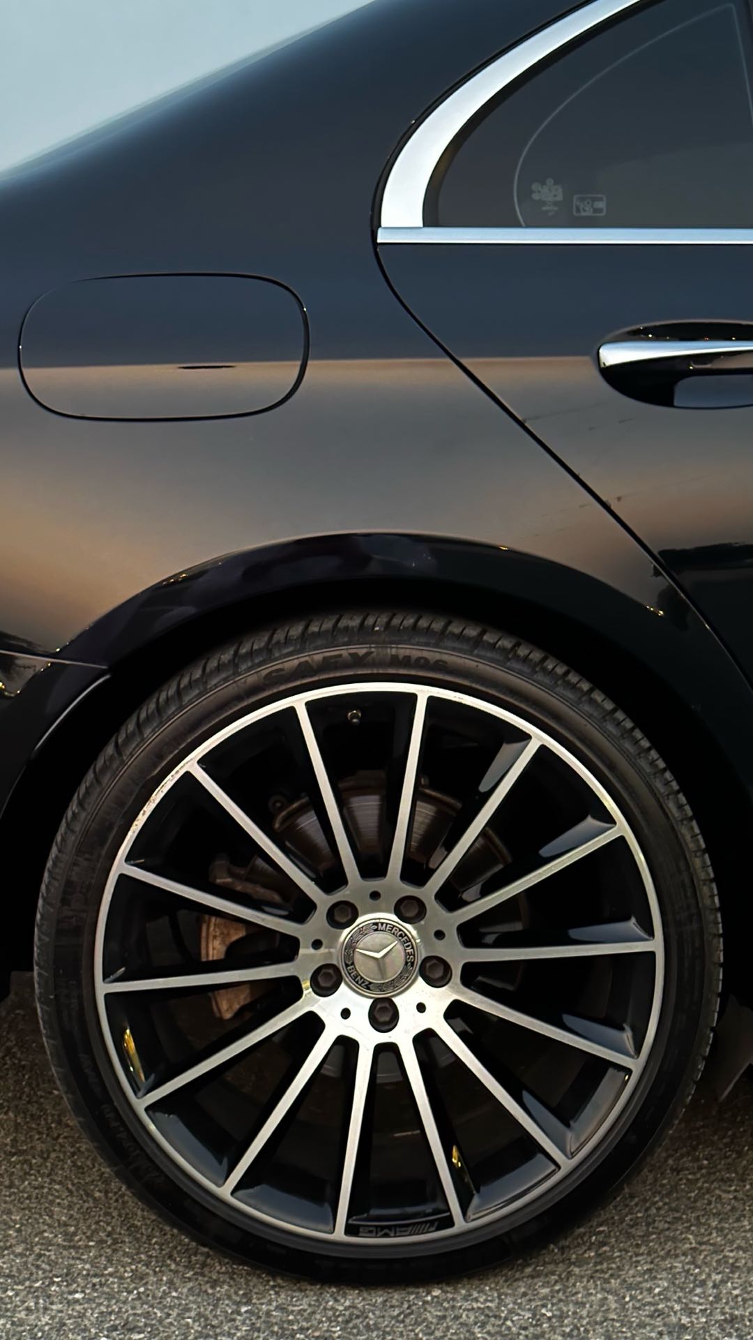 Car Image 2017 MERCEDES E Class 300
