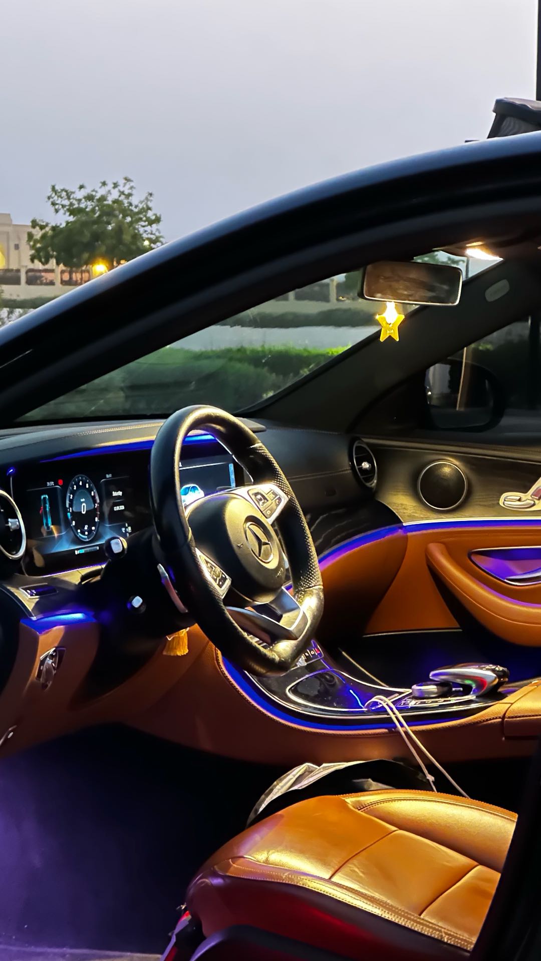 Car Image 2017 MERCEDES E Class 300