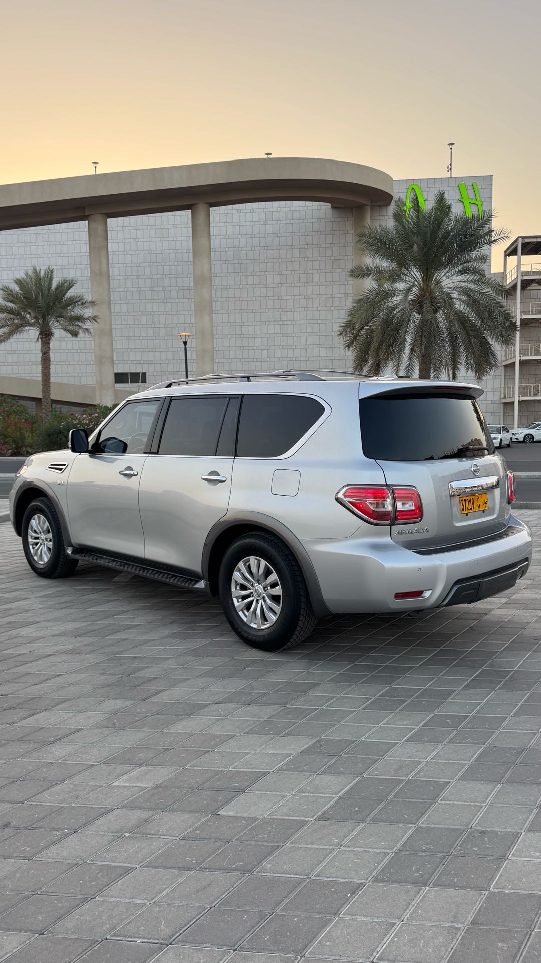 Car Image 2019 NISSAN ARMADA 