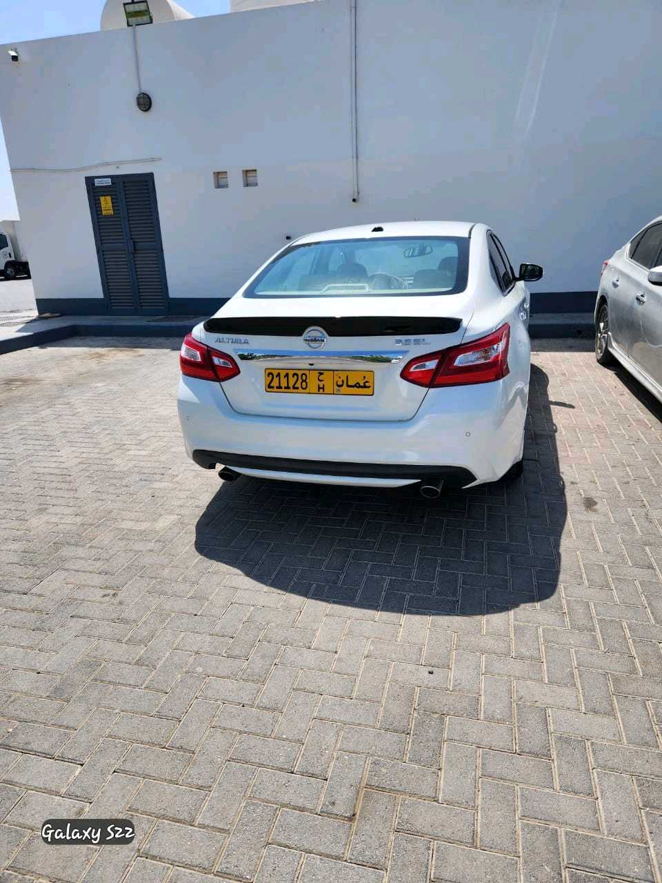Car Image 2017 NISSAN ALTIMA SR