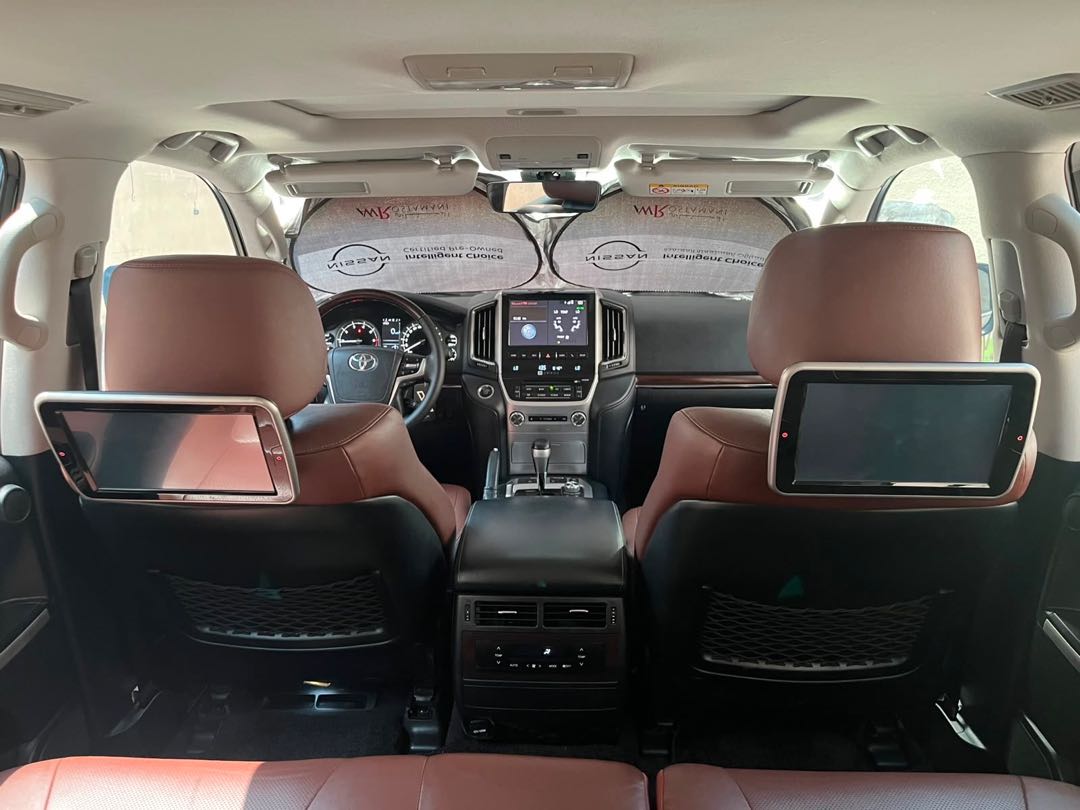 Car Image 2016 TOYOTA LAND CRUISER VX.S