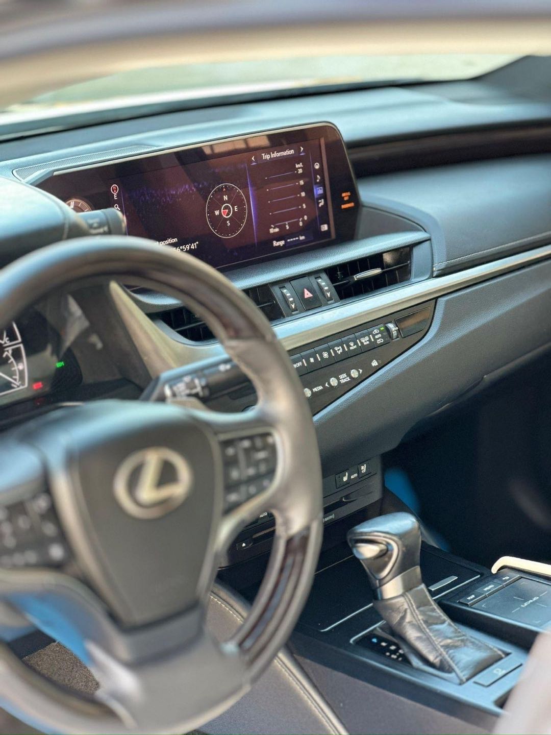 Car Image 2020 LEXUS ES 350