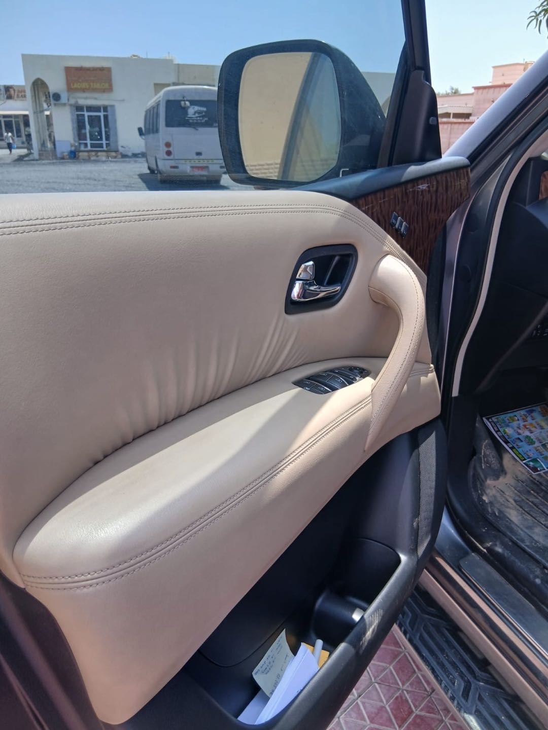 Car Image 2017 NISSAN ARMADA 