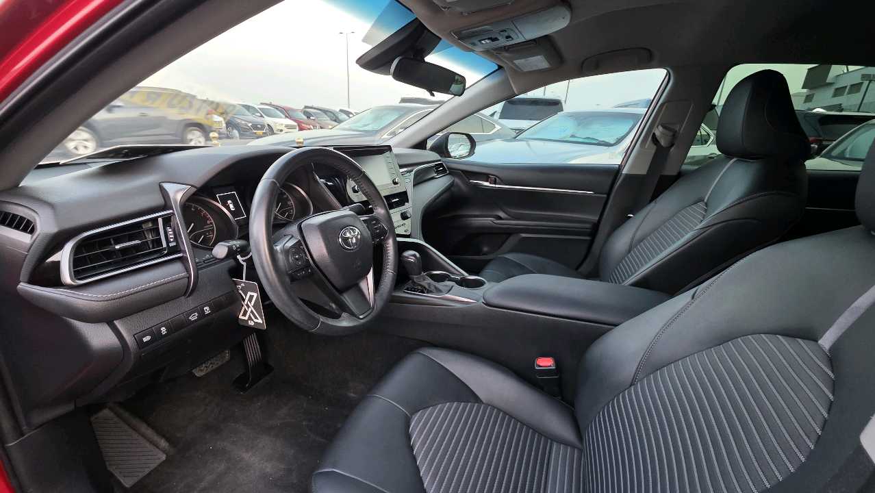 Car Image 2021 TOYOTA CAMRY SE