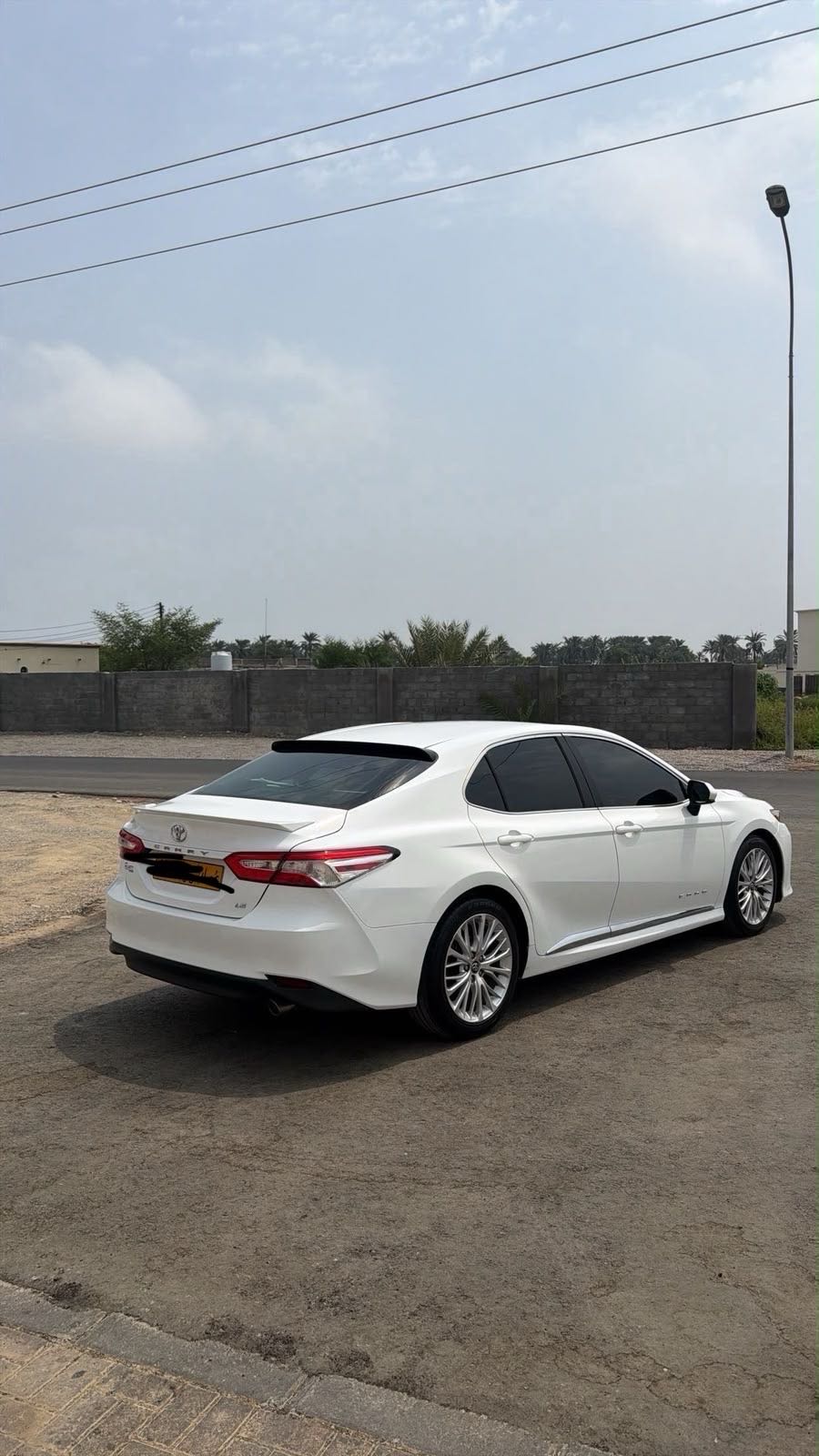 Car Image 2018 TOYOTA CAMRY LE
