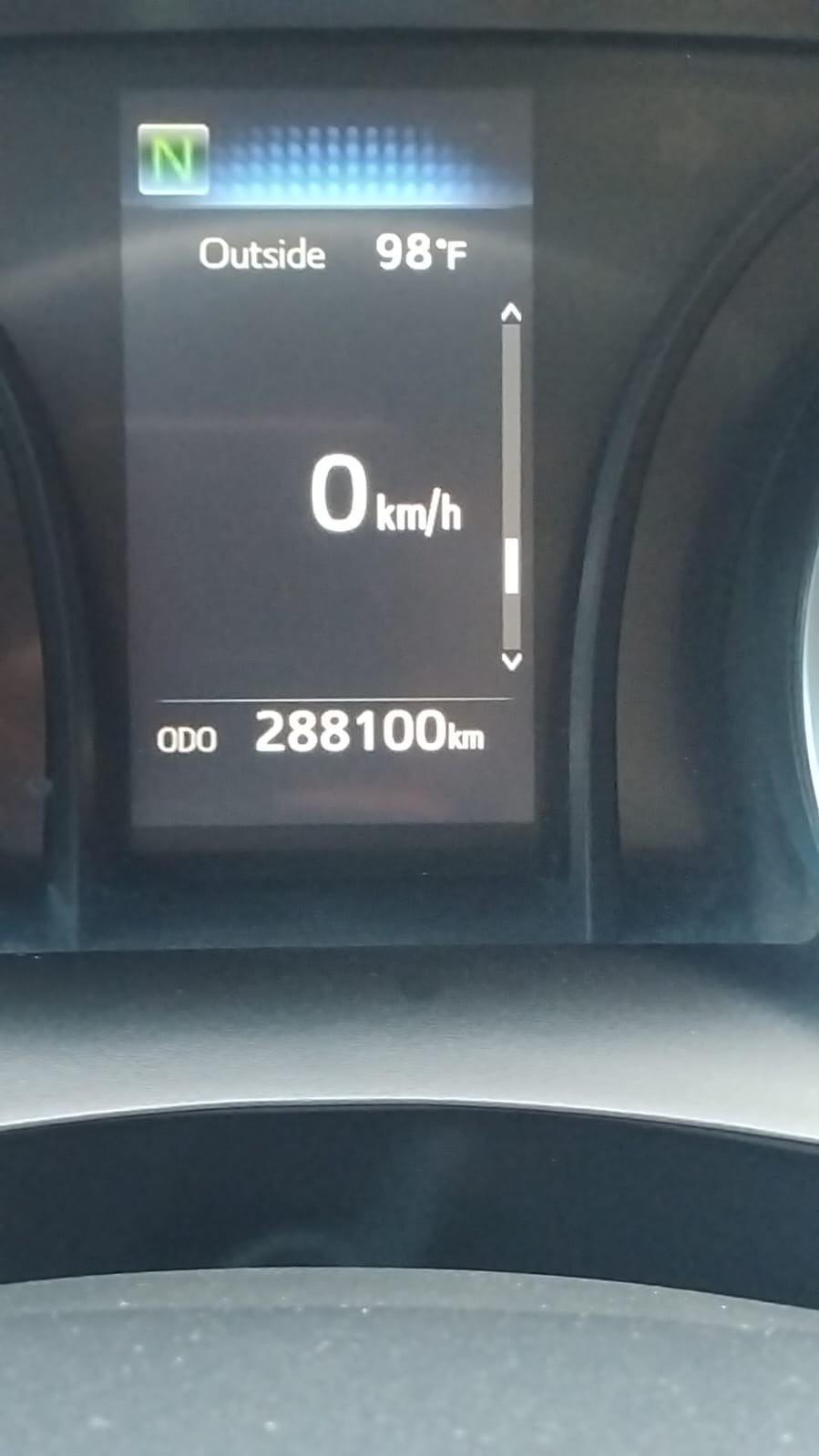 Car Image 2018 TOYOTA CAMRY LE