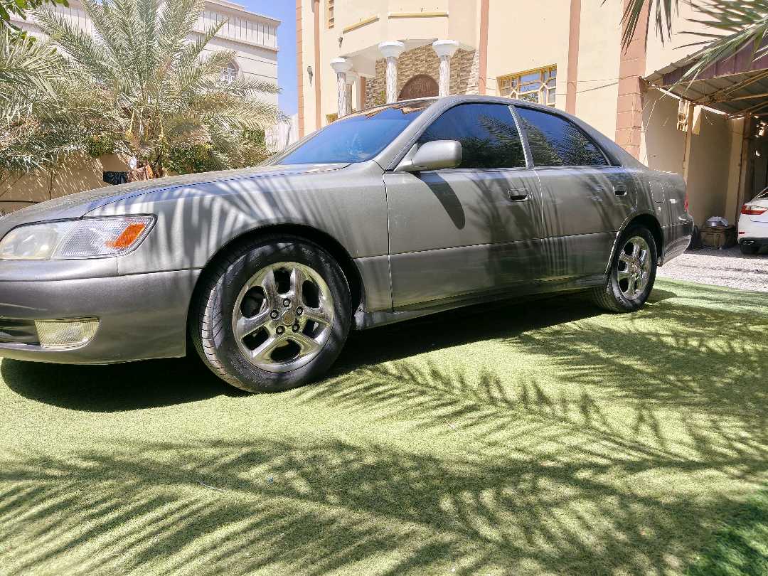 Car Image 1999 LEXUS IS 