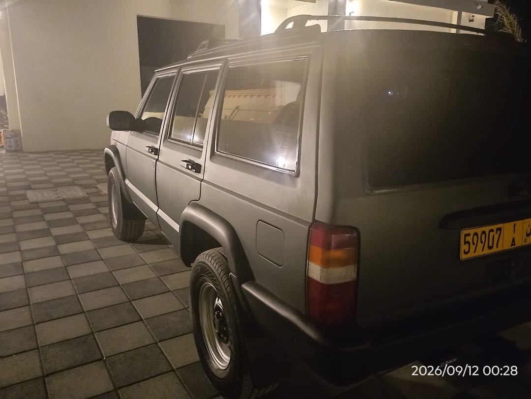 Car Image 1997 JEEP CHEROKEE 