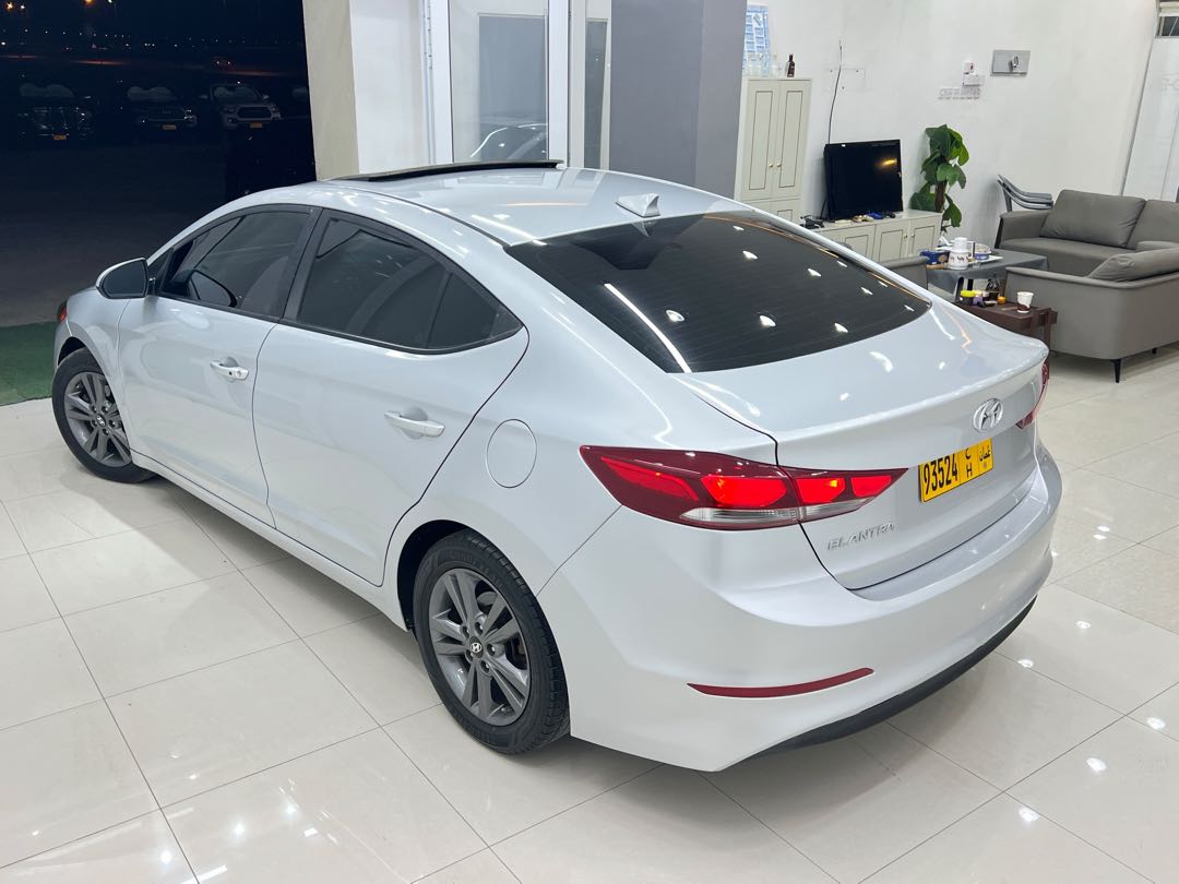 Car Image 2018 HYUNDAI ELANTRA LIMITED